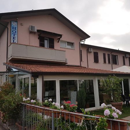 Hotel Patrizia Marina di Massa Exteriér fotografie